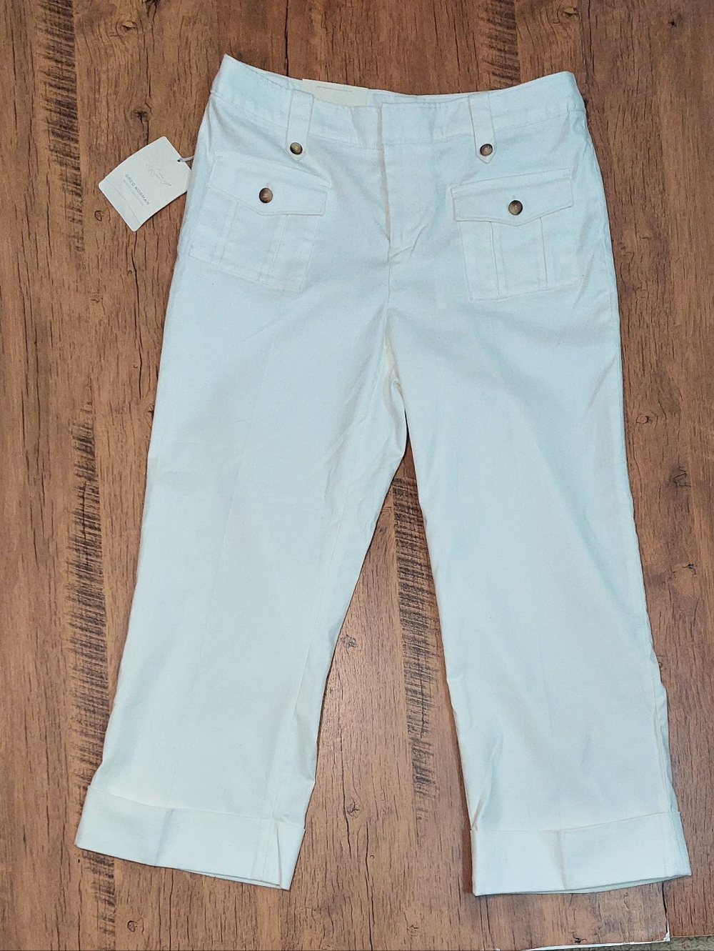 NWT Greg Norman Ivory Cuffed Capri Pants with Button Flap Pockets, Size 2
